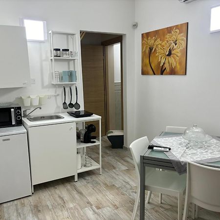 L'Arco Di Porta Lecce Apartment Brindisi Luaran gambar