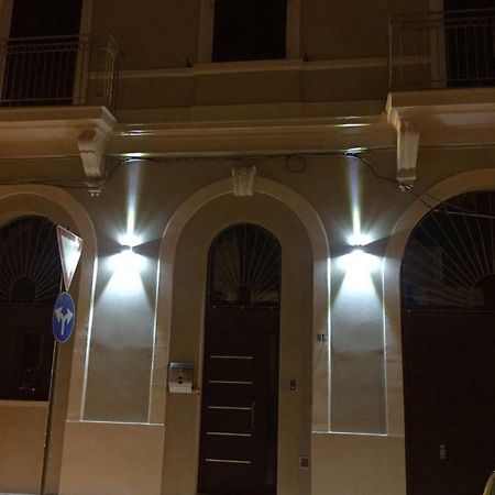 L'Arco Di Porta Lecce Apartment Brindisi Luaran gambar