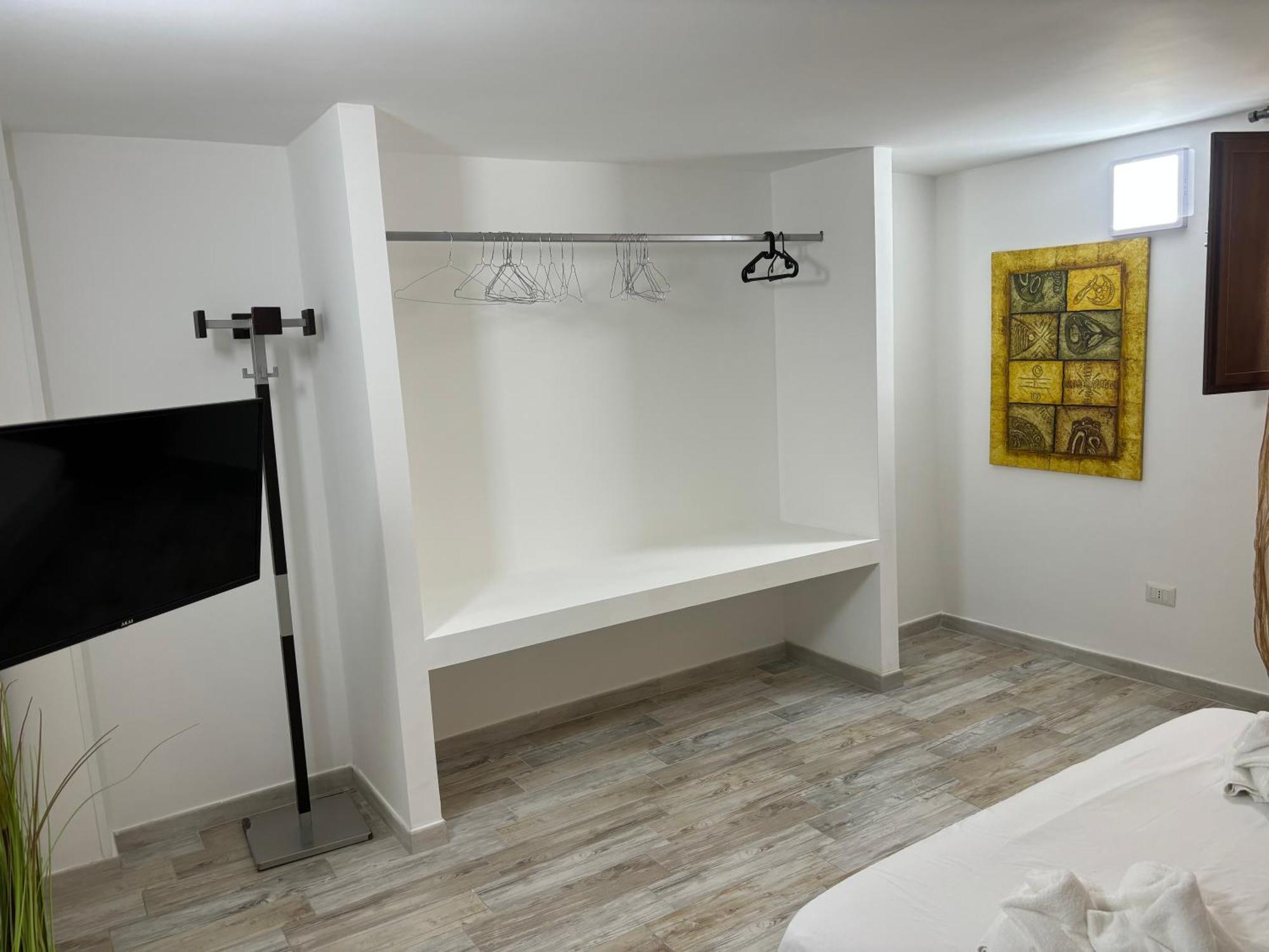 L'Arco Di Porta Lecce Apartment Brindisi Luaran gambar